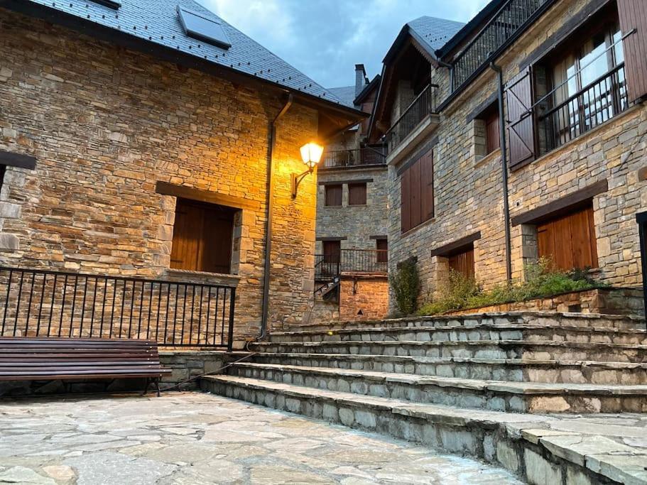 Elegante Apartamento En Escarrilla Con Vistas Al Valle Екстериор снимка