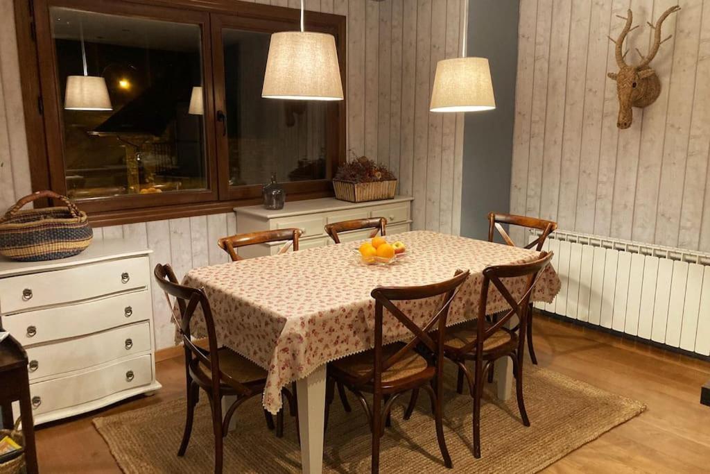 Elegante Apartamento En Escarrilla Con Vistas Al Valle Екстериор снимка