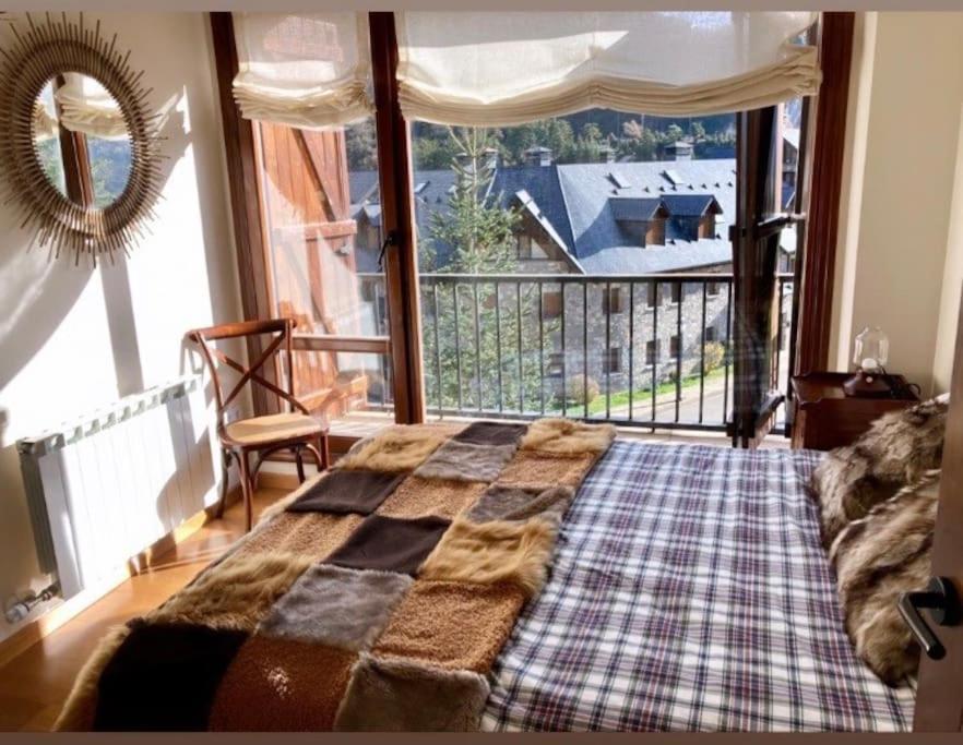 Elegante Apartamento En Escarrilla Con Vistas Al Valle Екстериор снимка