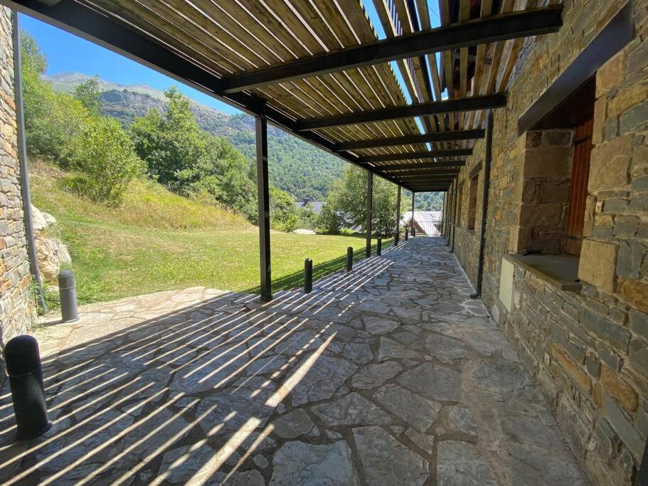 Elegante Apartamento En Escarrilla Con Vistas Al Valle Екстериор снимка